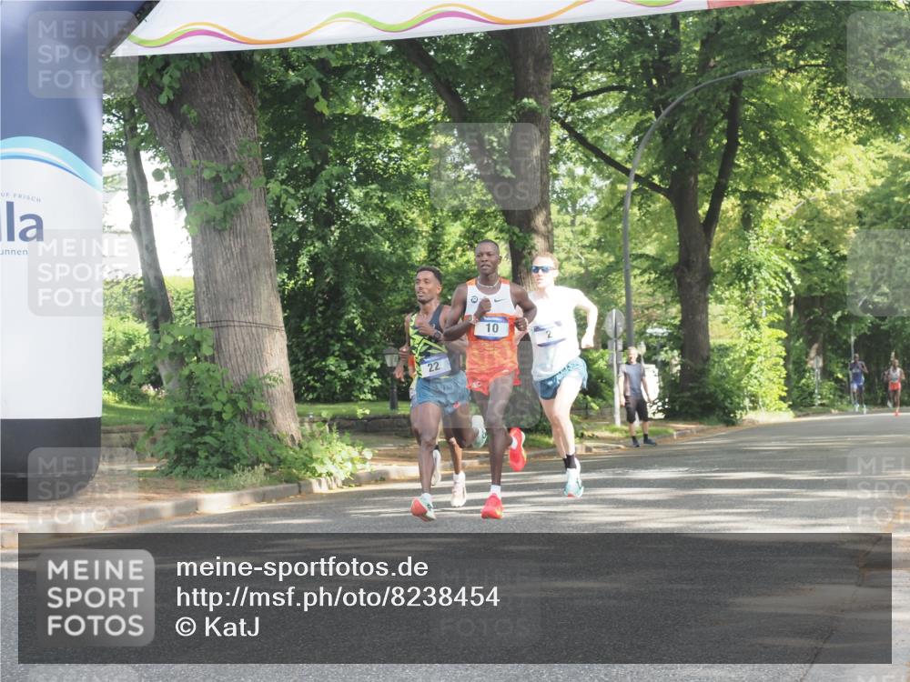 29.06.2025 - hella hamburg halbmarathon KatJ http://msf.ph/oto/8238454 29.06.2025 09:55:12 Zwischen KM18-KM19 7 meine-sportfotos.de