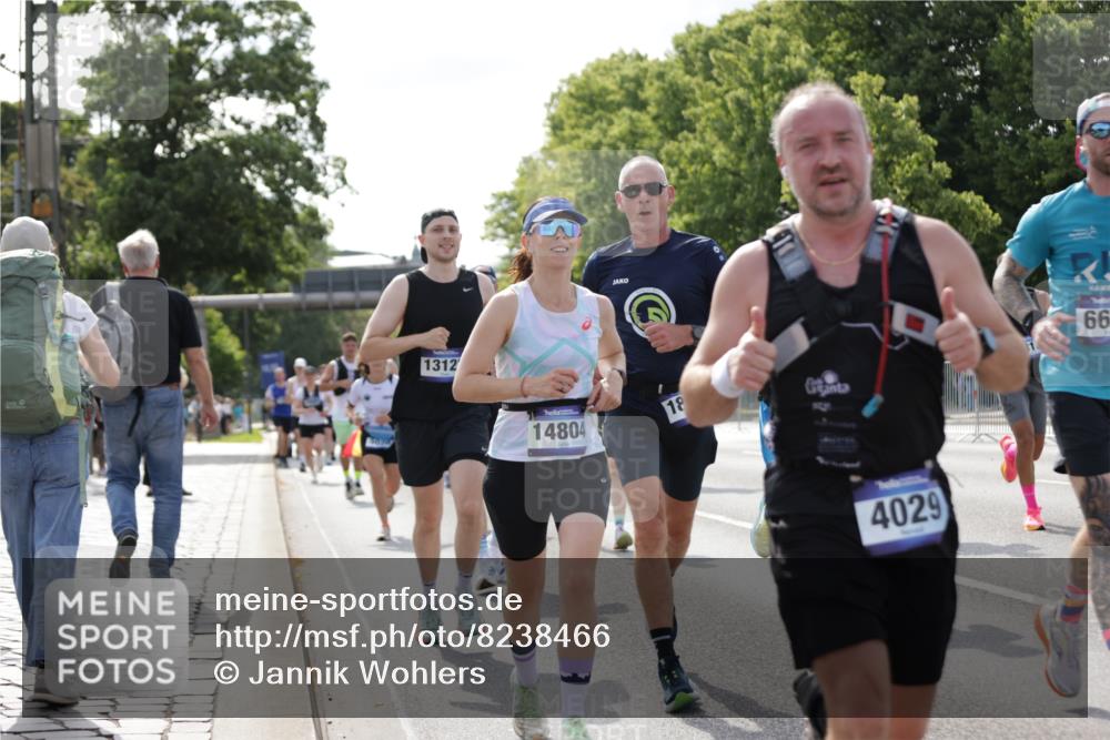 29.06.2025 - hella hamburg halbmarathon Jannik Wohlers http://msf.ph/oto/8238466 29.06.2025 09:53:54 Lombardsbrücke 1119, 1171, 1342, 1399, 1413, 1424, 1476, 1892, 2020, 2098, 2188, 2842, 2889, 3477, 3785, 4029, 4183, 4185, 4270, 5020, 6630, 6831, 7297, 8576, 8698, 8743, 8928, 9463, 9815, 10529, 11773, 11848, 12159, 12203, 12413, 12549, 12679, 12706, 12724, 12747, 13123, 13348, 13707, 13746, 14541, 14804, 15001, 15333, 15422, 15573, 15825, 16314, 16316, 16627, 16893, 17229, 17332, 17451, 17710, 18380, 18499, 18509, 18815, 19137 meine-sportfotos.de