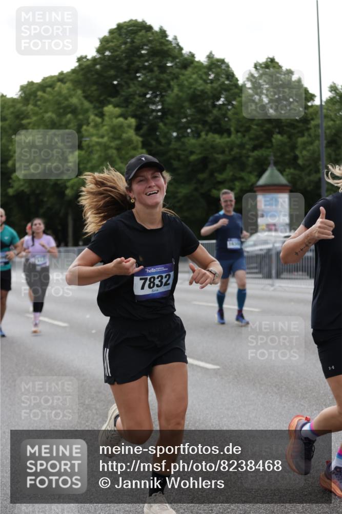 29.06.2025 - hella hamburg halbmarathon Jannik Wohlers http://msf.ph/oto/8238468 29.06.2025 10:29:11 Lombardsbrücke 1063, 1661, 3311, 3524, 4349, 4395, 5350, 6285, 6725, 7517, 7832, 9714, 9937, 10322, 10996, 11249, 11269, 11444, 11634, 12086, 12216, 12227, 13382, 14644, 16306, 16659, 16662, 17496, 17945, 18298, 18299 meine-sportfotos.de