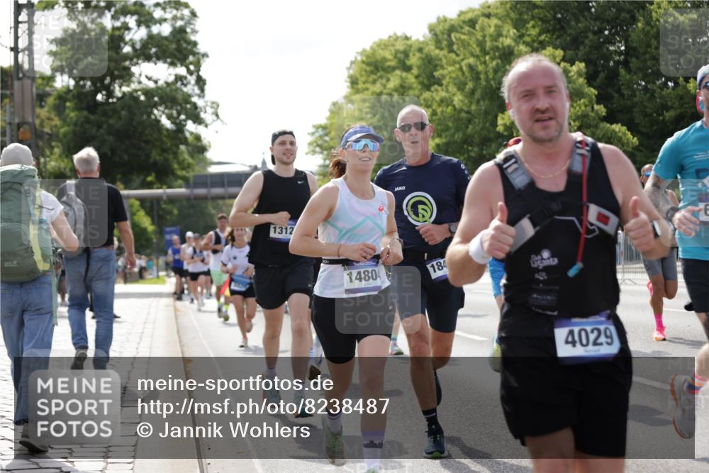 29.06.2025 - hella hamburg halbmarathon Jannik Wohlers http://msf.ph/oto/8238487 29.06.2025 09:53:54 Lombardsbrücke 1119, 1171, 1342, 1399, 1413, 1424, 1476, 1892, 2020, 2098, 2188, 2842, 2889, 3477, 3785, 4029, 4183, 4185, 4270, 5020, 6630, 6831, 7297, 8576, 8698, 8743, 8928, 9463, 9815, 10529, 11773, 11848, 12159, 12203, 12413, 12549, 12679, 12706, 12724, 12747, 13123, 13348, 13707, 13746, 14541, 14804, 15001, 15333, 15422, 15573, 15825, 16314, 16316, 16627, 16893, 17229, 17332, 17451, 17710, 18380, 18499, 18509, 18815, 19137 meine-sportfotos.de