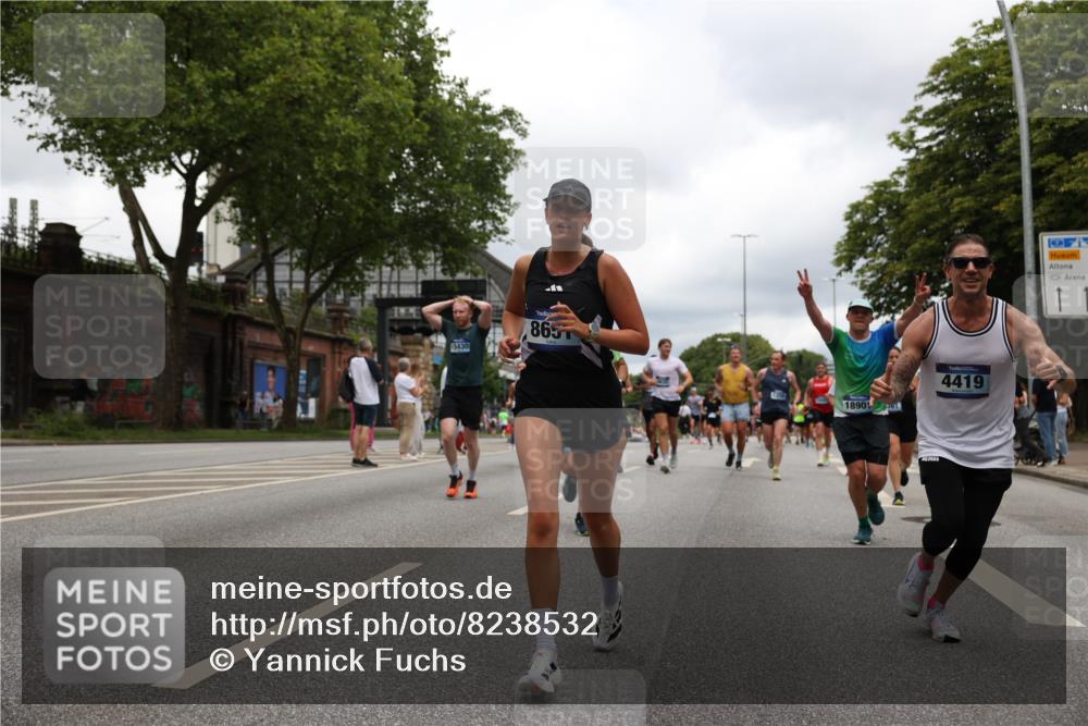 29.06.2025 - hella hamburg halbmarathon Yannick Fuchs http://msf.ph/oto/8238532 29.06.2025 10:47:14 20KM 1061, 1258, 1499, 1683, 1706, 1783, 2074, 2082, 2099, 2208, 2346, 2910, 3059, 3208, 3209, 3334, 3999, 4065, 4419, 4635, 4770, 5077, 5907, 6198, 6628, 7177, 7509, 7864, 8273, 8361, 8390, 8651, 9065, 9142, 9163, 9537, 10549, 10724, 10895, 11217, 11588, 11589, 11604, 11689, 11992, 12155, 12413, 12490, 12875, 12910, 13289, 14323, 15061, 15126, 15179, 15430, 15497, 15681, 15980, 16467, 16538, 16986, 18249, 18590, 18720, 18901, 19208, 19244 meine-sportfotos.de