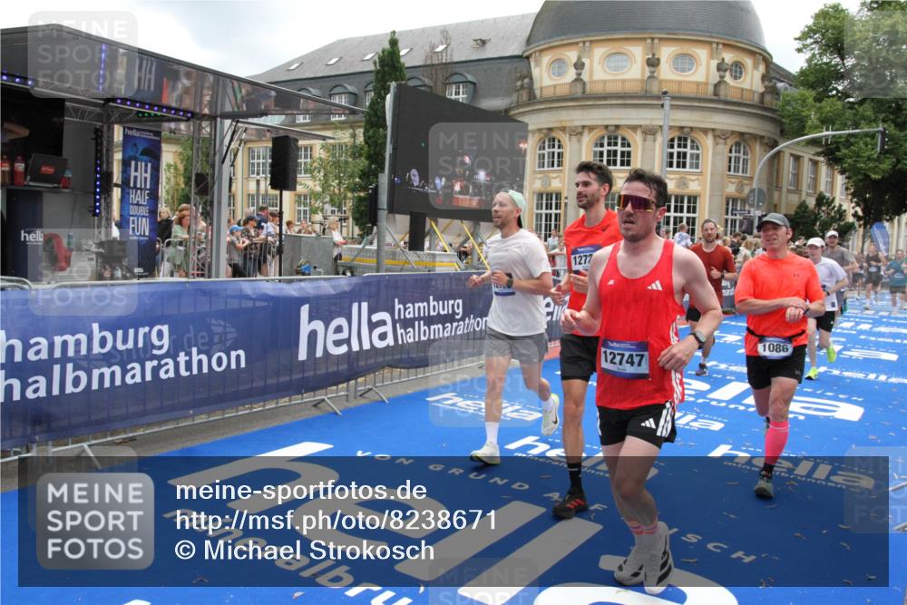29.06.2025 - hella hamburg halbmarathon Michael Strokosch http://msf.ph/oto/8238671 29.06.2025 10:48:09 Ziel 1086, 1914, 4324, 4601, 4711, 6377, 9544, 9626, 9638, 12706, 12724, 12747, 12808, 13570, 14192, 15973, 16094, 16149, 16269 meine-sportfotos.de