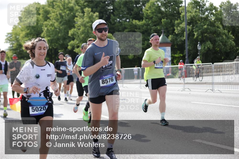 29.06.2025 - hella hamburg halbmarathon Jannik Wohlers http://msf.ph/oto/8238726 29.06.2025 09:53:58 Lombardsbrücke 1171, 1342, 1399, 1549, 2020, 2098, 2188, 2842, 2889, 3477, 3562, 3785, 4017, 4029, 4270, 4816, 5020, 6266, 6630, 7297, 7709, 8576, 8698, 8743, 9463, 9815, 10057, 10237, 10529, 11773, 12159, 12413, 12549, 12747, 12776, 13123, 13348, 13398, 13707, 13746, 14804, 15001, 15333, 15422, 15573, 15825, 15981, 16314, 16316, 16626, 16627, 17229, 17332, 17461, 17710, 17905, 18380, 18509, 18815, 19038, 19051, 19137 meine-sportfotos.de