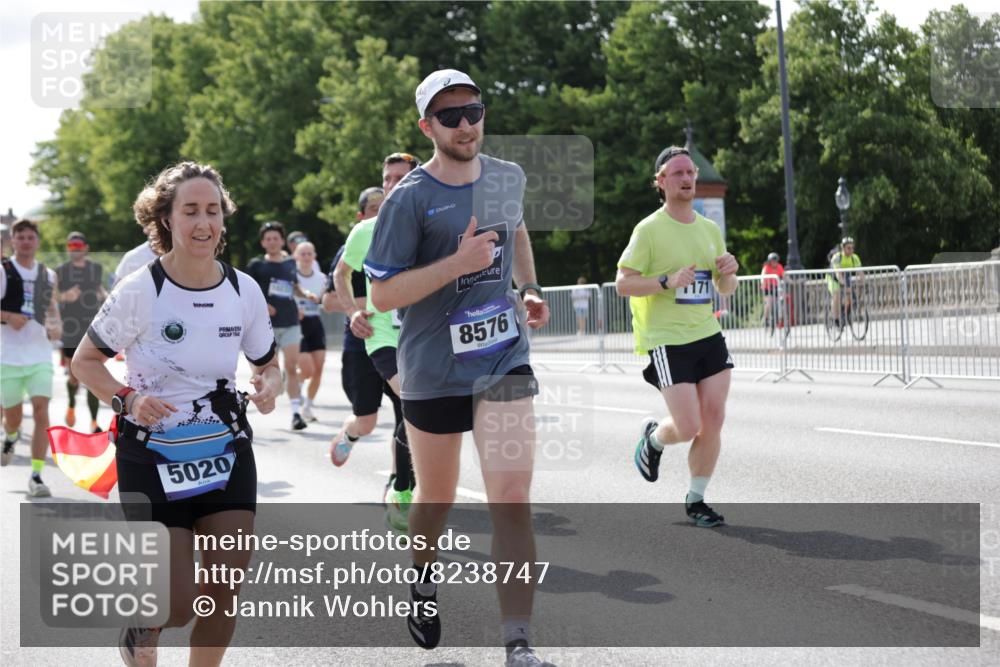 29.06.2025 - hella hamburg halbmarathon Jannik Wohlers http://msf.ph/oto/8238747 29.06.2025 09:53:58 Lombardsbrücke 1171, 1342, 1399, 1549, 2020, 2098, 2188, 2842, 2889, 3477, 3562, 3785, 4017, 4029, 4270, 4816, 5020, 6266, 6630, 7297, 7709, 8576, 8698, 8743, 9463, 9815, 10057, 10237, 10529, 11773, 12159, 12413, 12549, 12747, 12776, 13123, 13348, 13398, 13707, 13746, 14804, 15001, 15333, 15422, 15573, 15825, 15981, 16314, 16316, 16626, 16627, 17229, 17332, 17461, 17710, 17905, 18380, 18509, 18815, 19038, 19051, 19137 meine-sportfotos.de