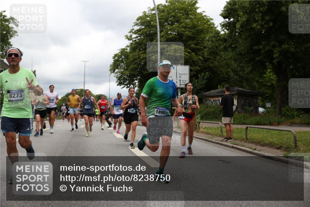 29.06.2025 - hella hamburg halbmarathon Yannick Fuchs http://msf.ph/oto/8238750 29.06.2025 10:47:15 20KM 1061, 1258, 1499, 1706, 1783, 2074, 2082, 2099, 2208, 2346, 2910, 3059, 3208, 3209, 3334, 3999, 4065, 4419, 4635, 4770, 5077, 5907, 6198, 6628, 6877, 7177, 7509, 7864, 8273, 8361, 8390, 8651, 9065, 9142, 9163, 9537, 10549, 10724, 10895, 11217, 11588, 11589, 11604, 11689, 11992, 12155, 12413, 12490, 12875, 12910, 13289, 14323, 15061, 15126, 15179, 15430, 15497, 15681, 15980, 16467, 16538, 16986, 18134, 18249, 18590, 18720, 18901, 19208, 19244 meine-sportfotos.de