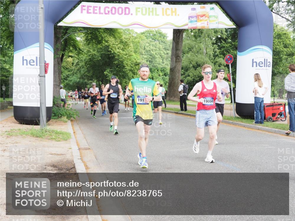 29.06.2025 - hella hamburg halbmarathon MichiJ http://msf.ph/oto/8238765 29.06.2025 10:27:26 Zwischen KM18-KM19 2849, 3431, 7981, 9403, 11049, 11055, 11281, 11379, 13514, 14905, 15372, 15561, 17623, 18723, 18761, 19004, 19151 meine-sportfotos.de