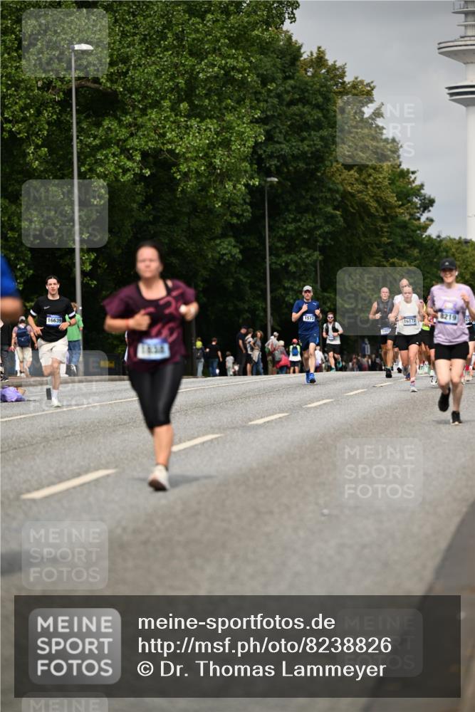 29.06.2025 - hella hamburg halbmarathon Dr. Thomas Lammeyer http://msf.ph/oto/8238826 29.06.2025 10:13:53 Kennedybrücke 1483, 1573, 1838, 3921, 5511, 7042, 7333, 7636, 7685, 8090, 8219, 8890, 9366, 9434, 9674, 9781, 9816, 10036, 10943, 11027, 11180 meine-sportfotos.de