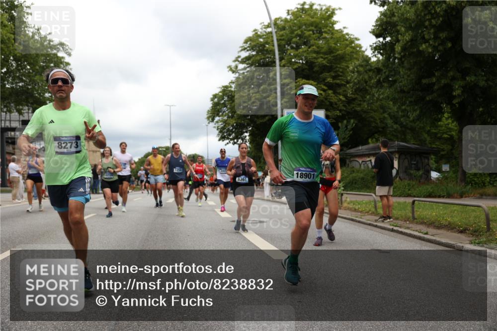 29.06.2025 - hella hamburg halbmarathon Yannick Fuchs http://msf.ph/oto/8238832 29.06.2025 10:47:15 20KM 1061, 1258, 1499, 1706, 1783, 2074, 2082, 2099, 2208, 2346, 2910, 3059, 3208, 3209, 3334, 3999, 4065, 4419, 4635, 4770, 5077, 5907, 6198, 6628, 6877, 7177, 7509, 7864, 8273, 8361, 8390, 8651, 9065, 9142, 9163, 9537, 10549, 10724, 10895, 11217, 11588, 11589, 11604, 11689, 11992, 12155, 12413, 12490, 12875, 12910, 13289, 14323, 15061, 15126, 15179, 15430, 15497, 15681, 15980, 16467, 16538, 16986, 18134, 18249, 18590, 18720, 18901, 19208, 19244 meine-sportfotos.de