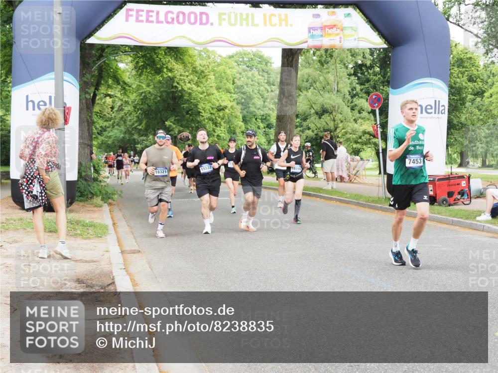 29.06.2025 - hella hamburg halbmarathon MichiJ http://msf.ph/oto/8238835 29.06.2025 10:50:17 Zwischen KM18-KM19 2424, 2685, 4328, 7290, 7453, 7717, 11208, 12315, 14493, 16367, 16478, 16594, 17071, 17441, 18321 meine-sportfotos.de