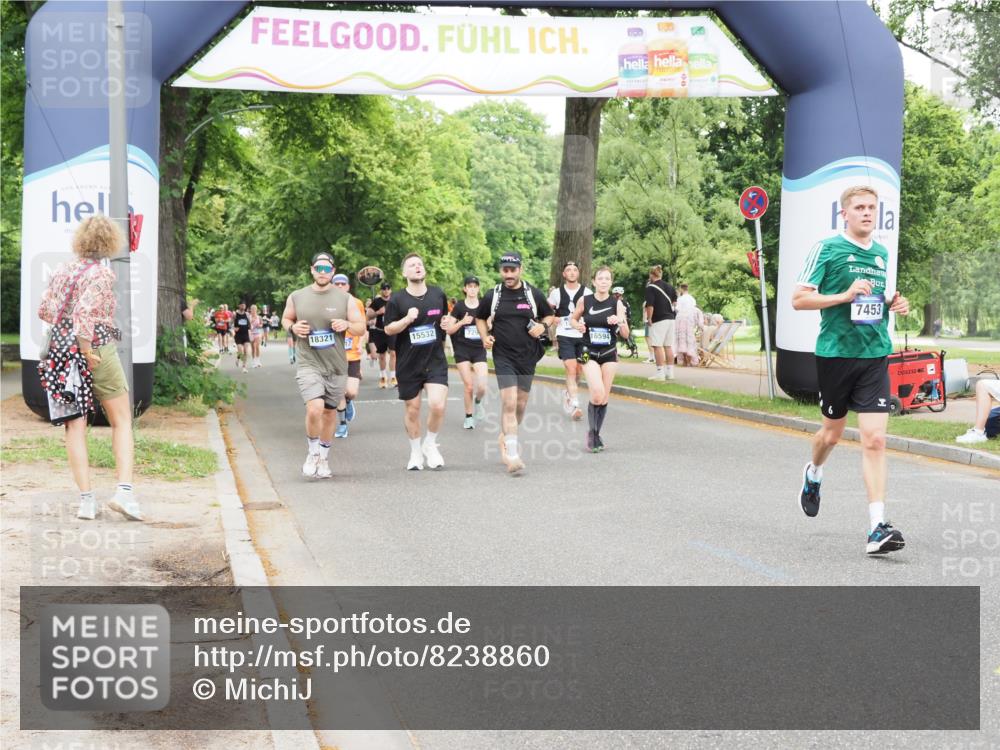 29.06.2025 - hella hamburg halbmarathon MichiJ http://msf.ph/oto/8238860 29.06.2025 10:50:17 Zwischen KM18-KM19 2424, 2685, 4328, 7290, 7453, 7717, 11208, 12315, 14493, 16367, 16478, 16594, 17071, 17441, 18321 meine-sportfotos.de