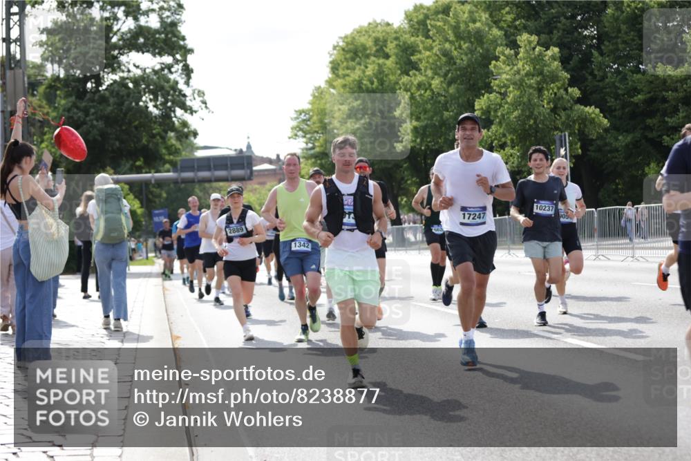 29.06.2025 - hella hamburg halbmarathon Jannik Wohlers http://msf.ph/oto/8238877 29.06.2025 09:53:59 Lombardsbrücke 1171, 1342, 1399, 1549, 2020, 2098, 2188, 2561, 2842, 2889, 3477, 3562, 4017, 4029, 4270, 4816, 5020, 6266, 6630, 6819, 7297, 7709, 8142, 8576, 8698, 8743, 9815, 10057, 10237, 12413, 12549, 12747, 12776, 13123, 13348, 13398, 13707, 13746, 14797, 14804, 15001, 15333, 15422, 15573, 15825, 15981, 16316, 16626, 16627, 17229, 17332, 17461, 17710, 17905, 18380, 18509, 18815, 19038, 19051, 19137 meine-sportfotos.de