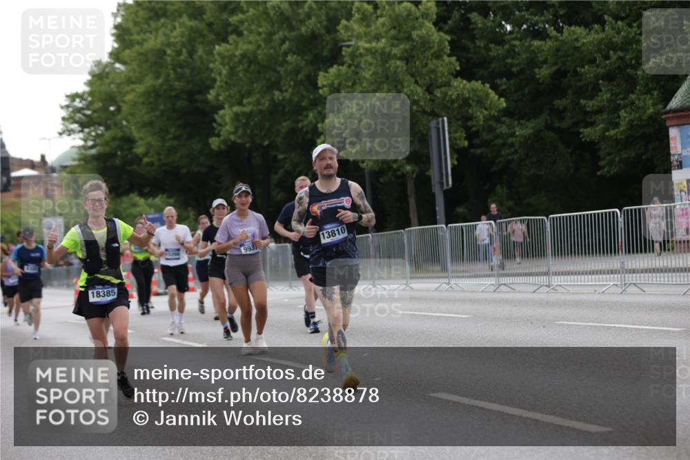 29.06.2025 - hella hamburg halbmarathon Jannik Wohlers http://msf.ph/oto/8238878 29.06.2025 10:29:18 Lombardsbrücke 1063, 1661, 2302, 2699, 3524, 4395, 5350, 7517, 7832, 8388, 9095, 9937, 10322, 10996, 11249, 11269, 11376, 11444, 11634, 12086, 12216, 12227, 13382, 13810, 15266, 16306, 16662, 17945, 18385 meine-sportfotos.de