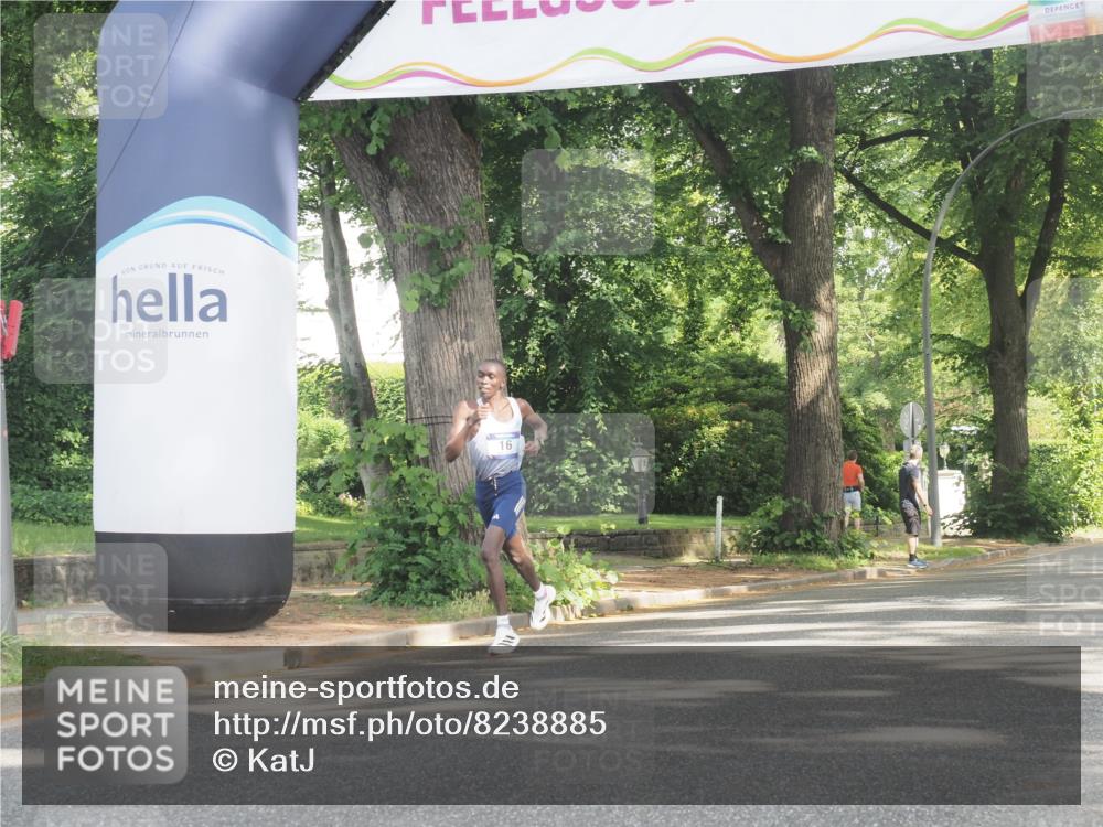 29.06.2025 - hella hamburg halbmarathon KatJ http://msf.ph/oto/8238885 29.06.2025 09:55:26 Zwischen KM18-KM19 9, 23 meine-sportfotos.de