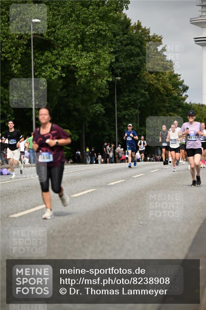 29.06.2025 - hella hamburg halbmarathon Dr. Thomas Lammeyer http://msf.ph/oto/8238908 29.06.2025 10:13:53 Kennedybrücke 1483, 1573, 1838, 3921, 5511, 7042, 7333, 7636, 7685, 8090, 8219, 8890, 9366, 9434, 9674, 9781, 9816, 10036, 10943, 11027, 11180 meine-sportfotos.de