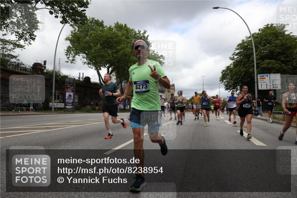 29.06.2025 - hella hamburg halbmarathon Yannick Fuchs http://msf.ph/oto/8238954 29.06.2025 10:47:16 20KM 1061, 1258, 1499, 1706, 1783, 2074, 2082, 2099, 2208, 2346, 2910, 3059, 3208, 3209, 3334, 3999, 4065, 4419, 4635, 4770, 5077, 5907, 6198, 6628, 6877, 7177, 7509, 7864, 8273, 8361, 8390, 8651, 9065, 9142, 9163, 9537, 10549, 10724, 10895, 11217, 11588, 11589, 11604, 11689, 11992, 12155, 12413, 12490, 12875, 12910, 13289, 13997, 14323, 15061, 15126, 15179, 15430, 15497, 15681, 16467, 16538, 16986, 18134, 18249, 18590, 18720, 18901, 19208, 19244 meine-sportfotos.de