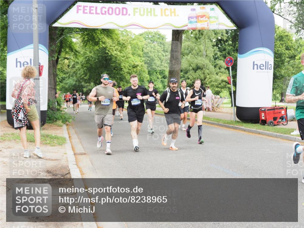 29.06.2025 - hella hamburg halbmarathon MichiJ http://msf.ph/oto/8238965 29.06.2025 10:50:17 Zwischen KM18-KM19 2424, 2685, 4328, 7290, 7453, 7717, 11208, 12315, 14493, 16367, 16478, 16594, 17071, 17441, 18321 meine-sportfotos.de