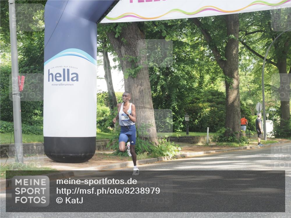 29.06.2025 - hella hamburg halbmarathon KatJ http://msf.ph/oto/8238979 29.06.2025 09:55:26 Zwischen KM18-KM19 9, 23 meine-sportfotos.de
