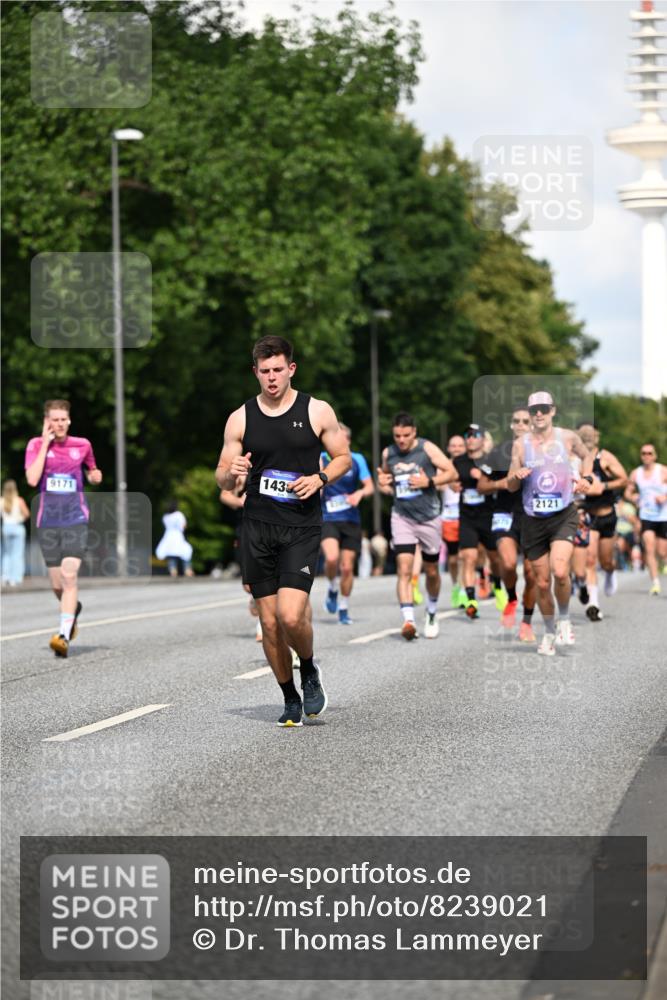 29.06.2025 - hella hamburg halbmarathon Dr. Thomas Lammeyer http://msf.ph/oto/8239021 29.06.2025 09:50:52 Kennedybrücke 1002, 1217, 2121, 2228, 2404, 2563, 2774, 2851, 3783, 3790, 4246, 4740, 5961, 6032, 6915, 7972, 8366, 8395, 9171, 10771, 11055 meine-sportfotos.de