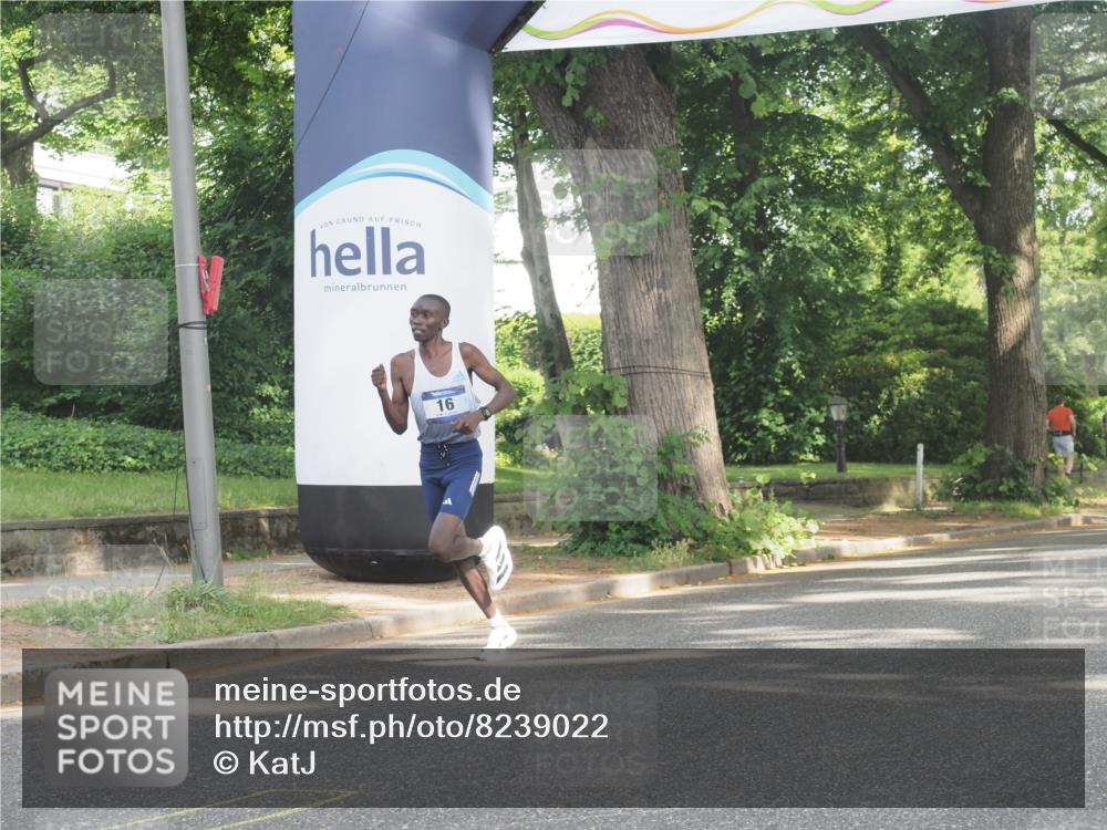 29.06.2025 - hella hamburg halbmarathon KatJ http://msf.ph/oto/8239022 29.06.2025 09:55:27 Zwischen KM18-KM19 9, 16, 23 meine-sportfotos.de