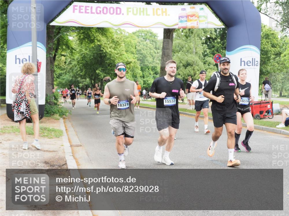 29.06.2025 - hella hamburg halbmarathon MichiJ http://msf.ph/oto/8239028 29.06.2025 10:50:19 Zwischen KM18-KM19 2424, 2685, 7290, 7453, 7717, 11208, 12315, 14493, 15532, 16478, 16594, 17441, 18321 meine-sportfotos.de