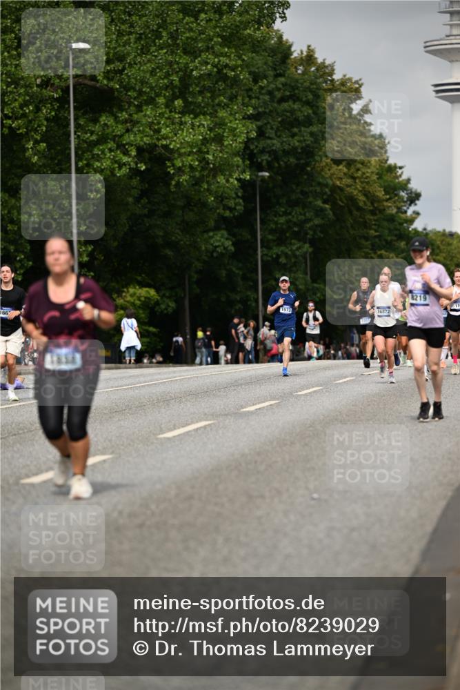 29.06.2025 - hella hamburg halbmarathon Dr. Thomas Lammeyer http://msf.ph/oto/8239029 29.06.2025 10:13:54 Kennedybrücke 1483, 1513, 1573, 1838, 3921, 5511, 7042, 7333, 7636, 7685, 8090, 8219, 8890, 9366, 9434, 9674, 9681, 9781, 9816, 10036, 10943, 11027, 11180 meine-sportfotos.de