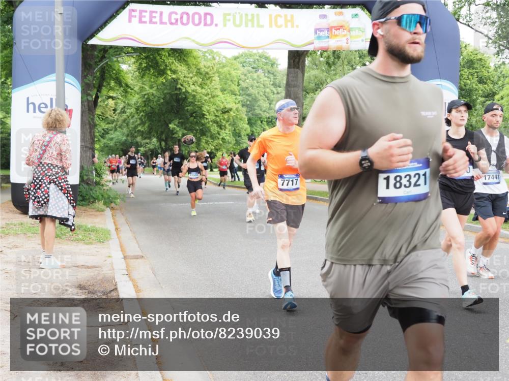 29.06.2025 - hella hamburg halbmarathon MichiJ http://msf.ph/oto/8239039 29.06.2025 10:50:20 Zwischen KM18-KM19 2424, 2685, 7290, 7453, 7717, 14493, 15532, 16478, 16594, 17441, 18321 meine-sportfotos.de