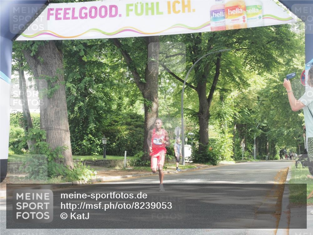 29.06.2025 - hella hamburg halbmarathon KatJ http://msf.ph/oto/8239053 29.06.2025 09:55:45 Zwischen KM18-KM19  meine-sportfotos.de