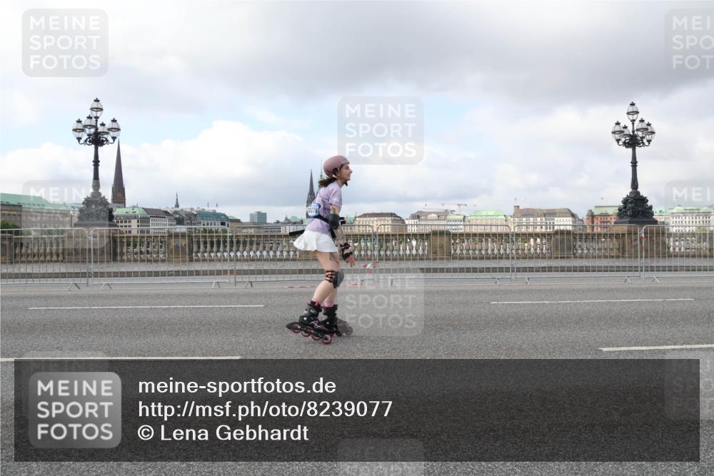29.06.2025 - hella hamburg halbmarathon Lena Gebhardt http://msf.ph/oto/8239077 29.06.2025 09:02:06 Lombardsbrücke  meine-sportfotos.de
