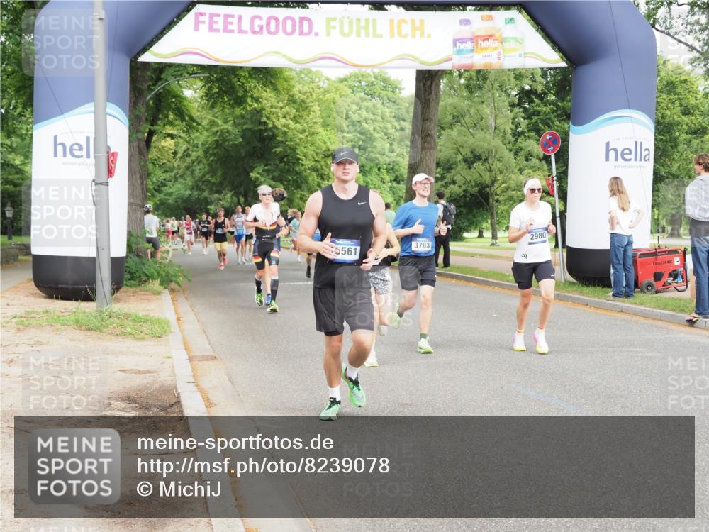 29.06.2025 - hella hamburg halbmarathon MichiJ http://msf.ph/oto/8239078 29.06.2025 10:27:28 Zwischen KM18-KM19 2980, 3431, 3783, 7981, 9403, 11049, 11281, 13514, 14905, 15372, 15561, 17623, 18723, 18761, 19004, 19151 meine-sportfotos.de