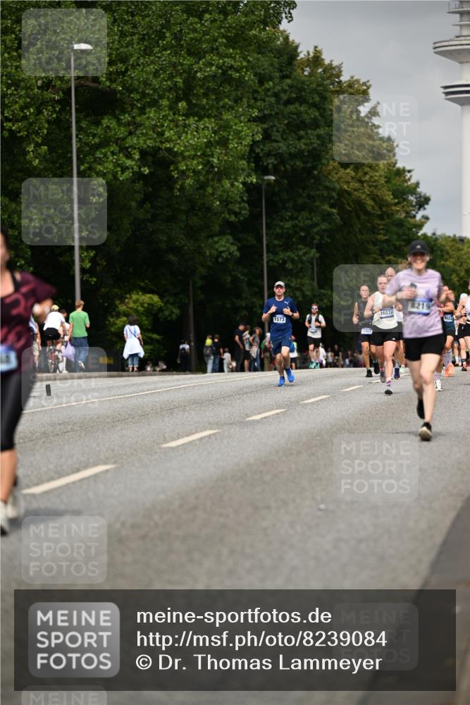 29.06.2025 - hella hamburg halbmarathon Dr. Thomas Lammeyer http://msf.ph/oto/8239084 29.06.2025 10:13:54 Kennedybrücke 1483, 1513, 1573, 1838, 3921, 5511, 7042, 7333, 7636, 7685, 8090, 8219, 8890, 9366, 9434, 9674, 9681, 9781, 9816, 10036, 10943, 11027, 11180 meine-sportfotos.de