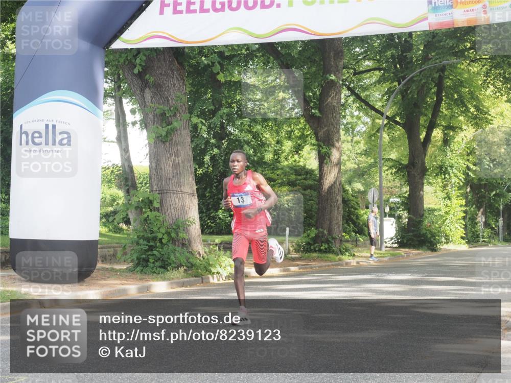 29.06.2025 - hella hamburg halbmarathon KatJ http://msf.ph/oto/8239123 29.06.2025 09:55:46 Zwischen KM18-KM19 13 meine-sportfotos.de
