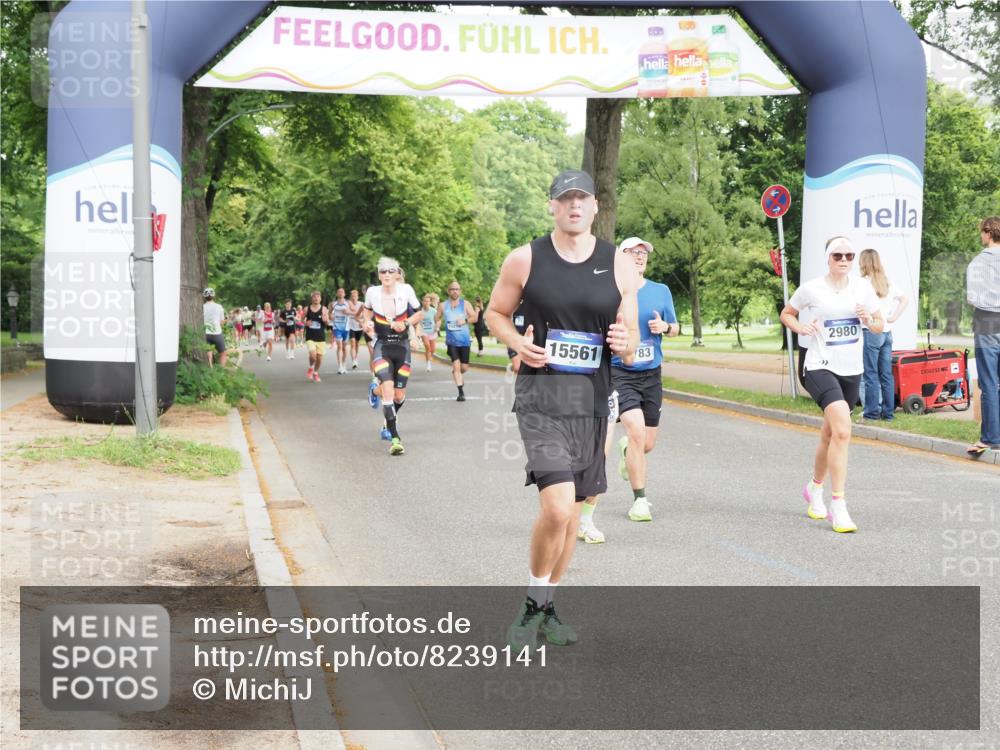 29.06.2025 - hella hamburg halbmarathon MichiJ http://msf.ph/oto/8239141 29.06.2025 10:27:29 Zwischen KM18-KM19 2719, 2980, 3431, 3783, 7981, 9403, 11049, 11281, 13514, 14905, 15372, 15561, 17623, 18723, 18761, 19004, 19151 meine-sportfotos.de