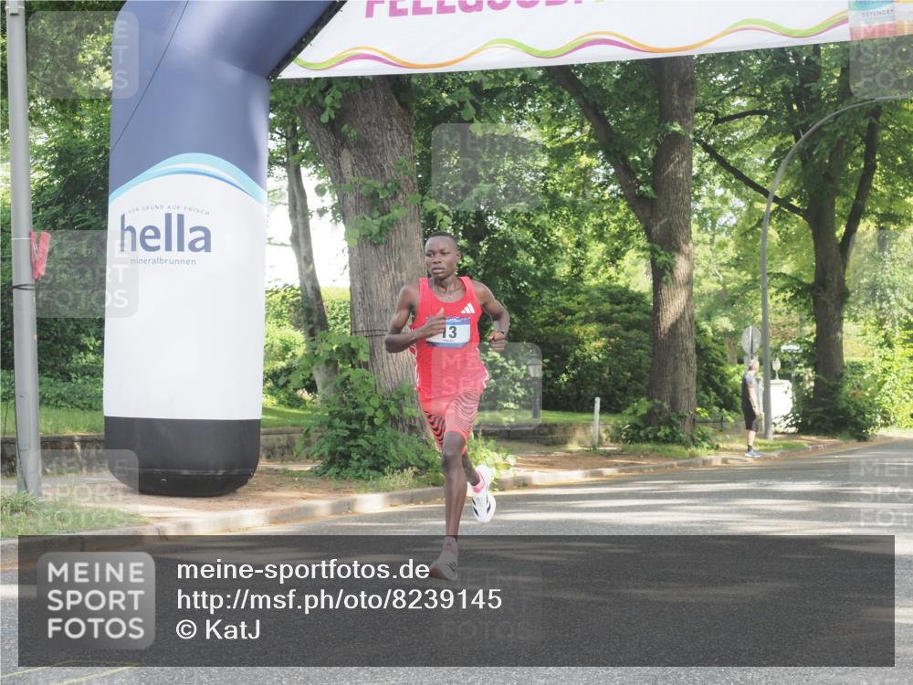29.06.2025 - hella hamburg halbmarathon KatJ http://msf.ph/oto/8239145 29.06.2025 09:55:46 Zwischen KM18-KM19 13 meine-sportfotos.de