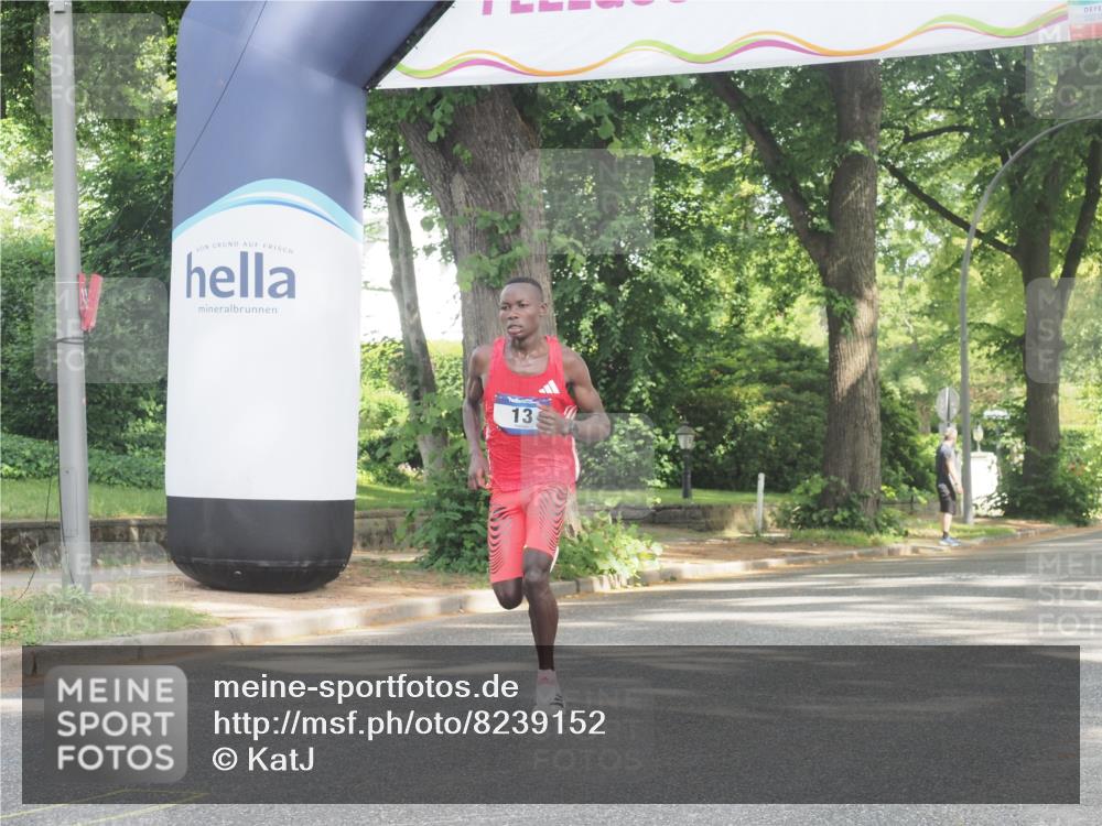 29.06.2025 - hella hamburg halbmarathon KatJ http://msf.ph/oto/8239152 29.06.2025 09:55:46 Zwischen KM18-KM19 13 meine-sportfotos.de