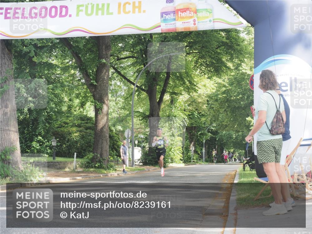29.06.2025 - hella hamburg halbmarathon KatJ http://msf.ph/oto/8239161 29.06.2025 09:56:06 Zwischen KM18-KM19  meine-sportfotos.de