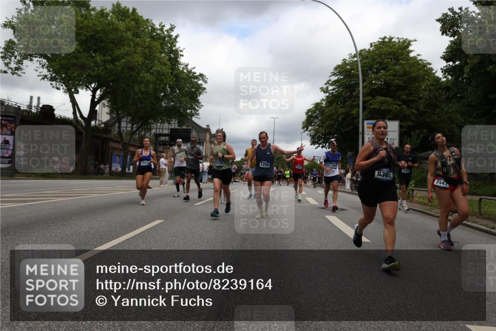 29.06.2025 - hella hamburg halbmarathon Yannick Fuchs http://msf.ph/oto/8239164 29.06.2025 10:47:16 20KM 1061, 1258, 1499, 1706, 1783, 2074, 2082, 2099, 2208, 2346, 2910, 3059, 3208, 3209, 3334, 3999, 4065, 4419, 4635, 4770, 5077, 5907, 6198, 6628, 6877, 7177, 7509, 7864, 8273, 8361, 8390, 8651, 9065, 9142, 9163, 9537, 10549, 10724, 10895, 11217, 11588, 11589, 11604, 11689, 11992, 12155, 12413, 12490, 12875, 12910, 13289, 13997, 14323, 15061, 15126, 15179, 15430, 15497, 15681, 16467, 16538, 16986, 18134, 18249, 18590, 18720, 18901, 19208, 19244 meine-sportfotos.de