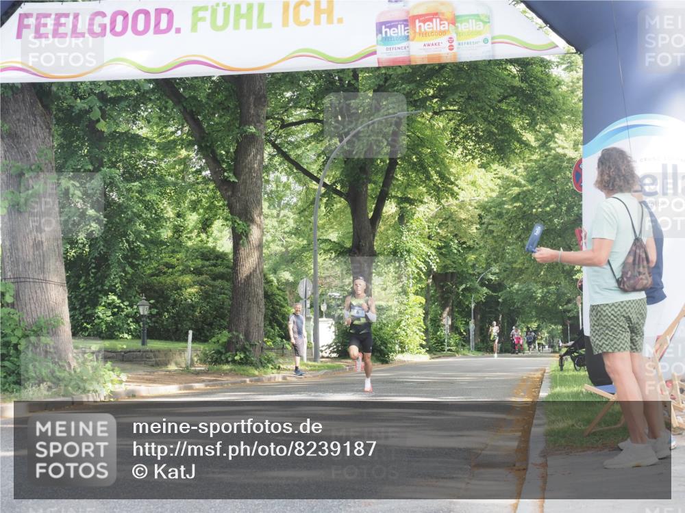 29.06.2025 - hella hamburg halbmarathon KatJ http://msf.ph/oto/8239187 29.06.2025 09:56:06 Zwischen KM18-KM19  meine-sportfotos.de