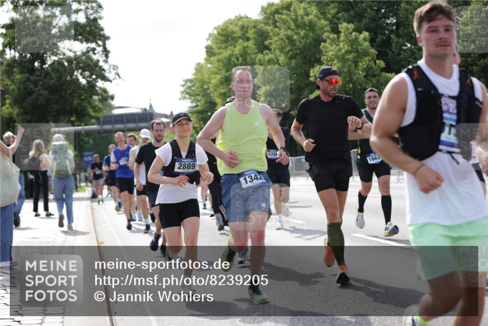29.06.2025 - hella hamburg halbmarathon Jannik Wohlers http://msf.ph/oto/8239205 29.06.2025 09:54:01 Lombardsbrücke 1171, 1342, 1399, 1549, 2020, 2098, 2188, 2442, 2470, 2561, 2842, 2889, 3477, 3562, 4017, 4029, 4816, 5020, 5706, 6266, 6630, 6819, 7274, 7297, 7709, 8142, 8374, 8576, 8698, 9815, 10057, 10237, 11422, 12413, 12549, 12747, 12776, 13123, 13348, 13398, 13630, 13707, 13746, 14797, 14804, 14911, 15001, 15422, 15573, 15825, 15981, 16316, 16626, 17229, 17332, 17461, 17710, 17753, 17905, 18380, 18509, 18942, 19038, 19051, 19137 meine-sportfotos.de