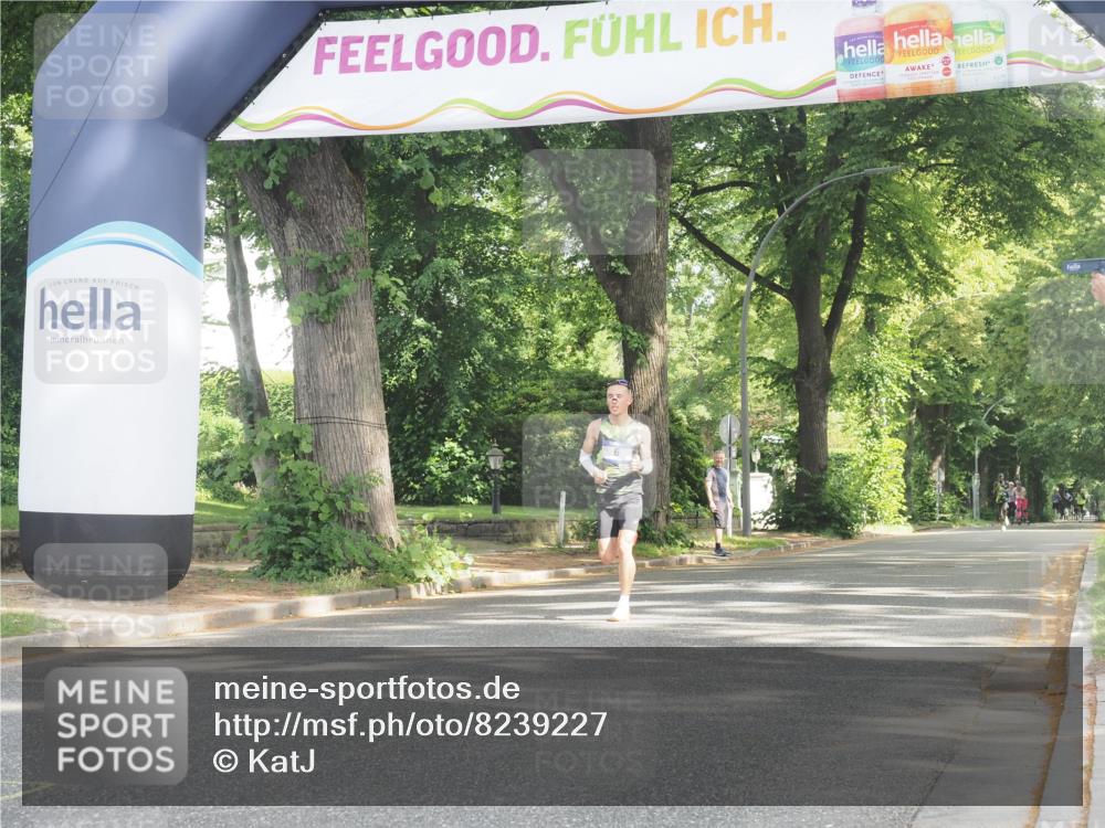 29.06.2025 - hella hamburg halbmarathon KatJ http://msf.ph/oto/8239227 29.06.2025 09:56:07 Zwischen KM18-KM19  meine-sportfotos.de