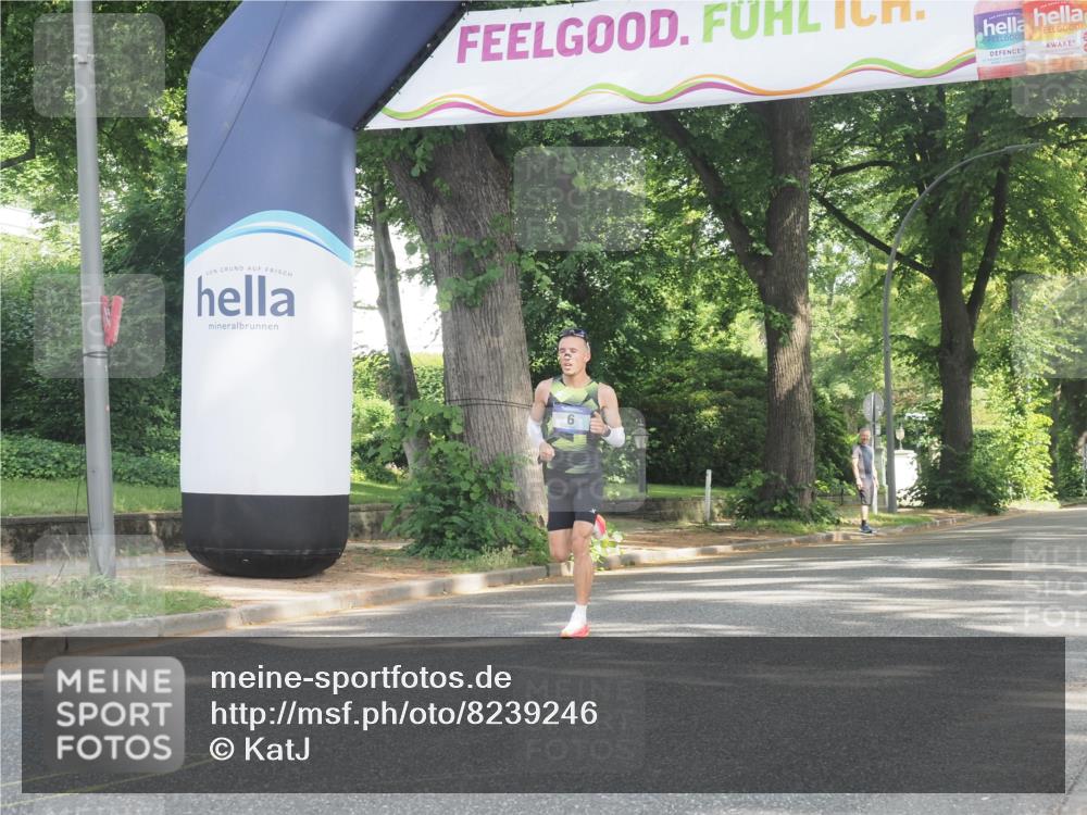29.06.2025 - hella hamburg halbmarathon KatJ http://msf.ph/oto/8239246 29.06.2025 09:56:08 Zwischen KM18-KM19 6 meine-sportfotos.de