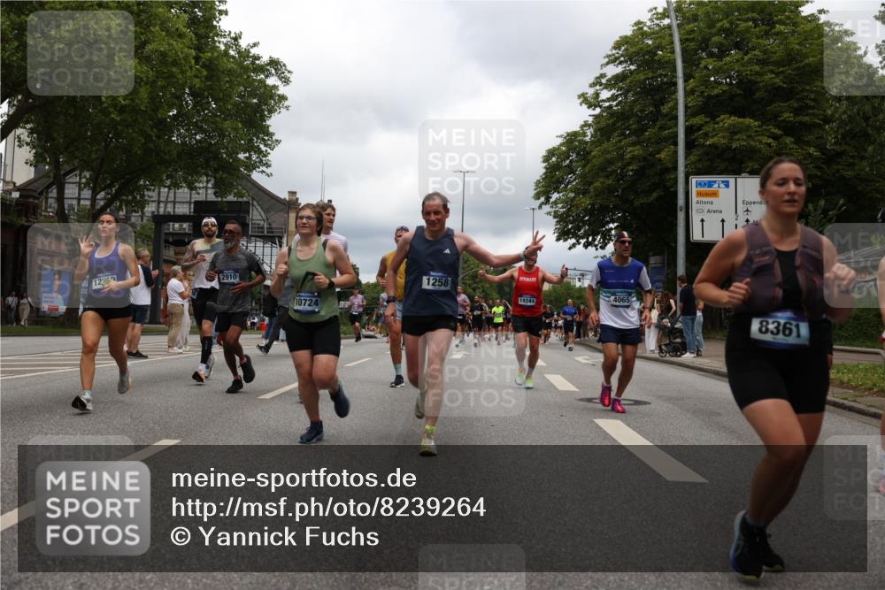 29.06.2025 - hella hamburg halbmarathon Yannick Fuchs http://msf.ph/oto/8239264 29.06.2025 10:47:17 20KM 1061, 1258, 1499, 1706, 1783, 2074, 2082, 2099, 2346, 2910, 3059, 3208, 3209, 3334, 4065, 4419, 4635, 4770, 5077, 5907, 6198, 6628, 6877, 7177, 7509, 7864, 8273, 8361, 8390, 8651, 9065, 9142, 9163, 9537, 10549, 10724, 10891, 10895, 11588, 11589, 11604, 11689, 11992, 12155, 12413, 12490, 12875, 12910, 13289, 13997, 14323, 15061, 15126, 15179, 15430, 15497, 15681, 16467, 16538, 16986, 18134, 18590, 18720, 18901, 19244 meine-sportfotos.de