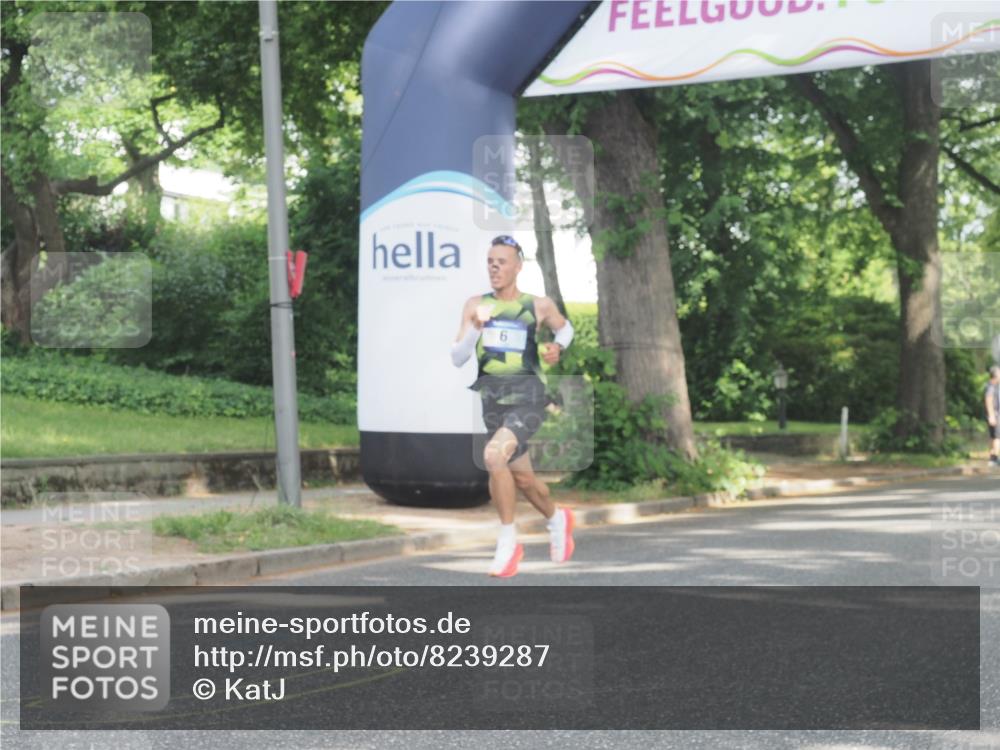 29.06.2025 - hella hamburg halbmarathon KatJ http://msf.ph/oto/8239287 29.06.2025 09:56:08 Zwischen KM18-KM19 6 meine-sportfotos.de