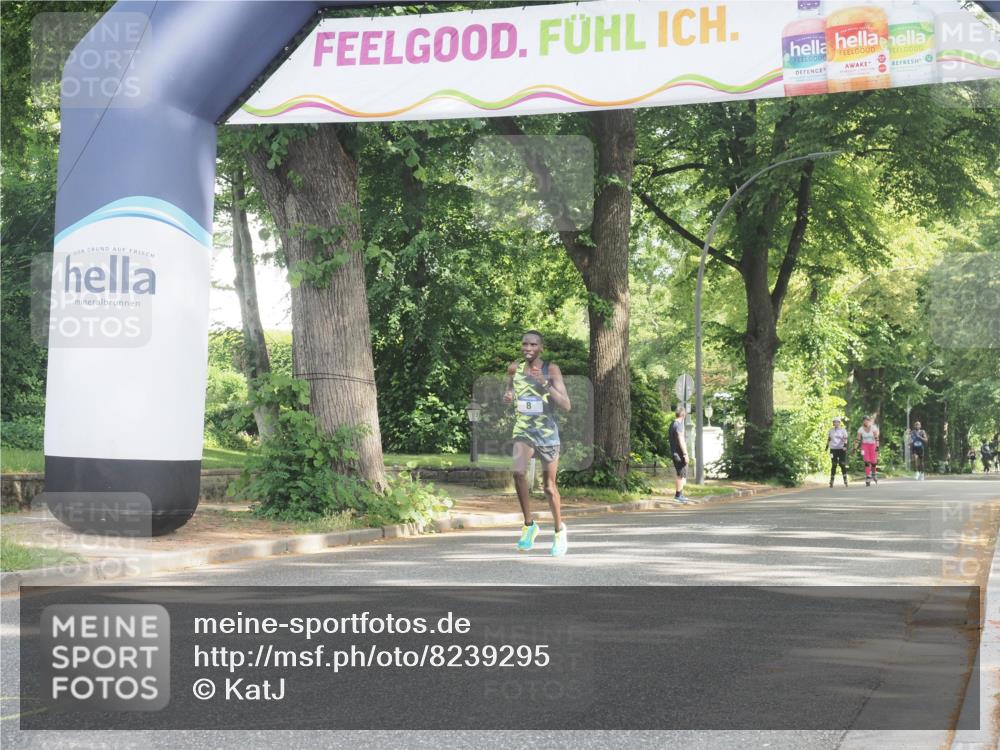 29.06.2025 - hella hamburg halbmarathon KatJ http://msf.ph/oto/8239295 29.06.2025 09:56:17 Zwischen KM18-KM19  meine-sportfotos.de