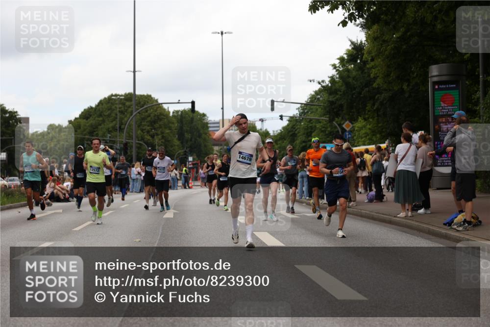 29.06.2025 - hella hamburg halbmarathon Yannick Fuchs http://msf.ph/oto/8239300 29.06.2025 11:05:12 20KM 1524, 1527, 1830, 2046, 2277, 2990, 3020, 3650, 4204, 4649, 5036, 5069, 5845, 6295, 6664, 7195, 7346, 7462, 8275, 9113, 9338, 9492, 10509, 10589, 10610, 10858, 12417, 12572, 12928, 12929, 12938, 13215, 13683, 14413, 14679, 15085, 15529, 15531, 15586, 15592, 17942, 19035 meine-sportfotos.de