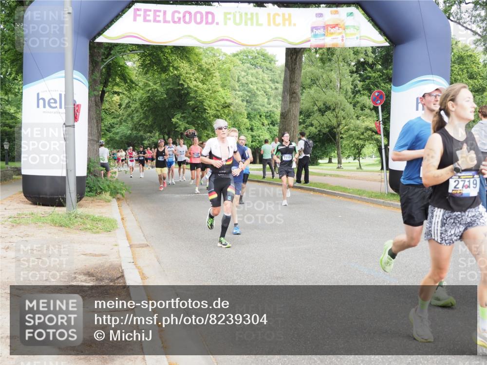 29.06.2025 - hella hamburg halbmarathon MichiJ http://msf.ph/oto/8239304 29.06.2025 10:27:30 Zwischen KM18-KM19 2719, 2980, 3431, 3783, 7981, 9403, 11049, 11281, 13514, 15372, 15561, 17623, 18761, 19004, 19151 meine-sportfotos.de