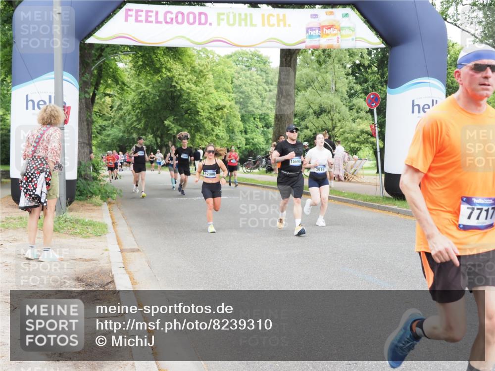 29.06.2025 - hella hamburg halbmarathon MichiJ http://msf.ph/oto/8239310 29.06.2025 10:50:21 Zwischen KM18-KM19 2424, 3919, 7290, 7453, 7717, 12008, 14493, 15532, 15698, 16594, 17441, 18321 meine-sportfotos.de