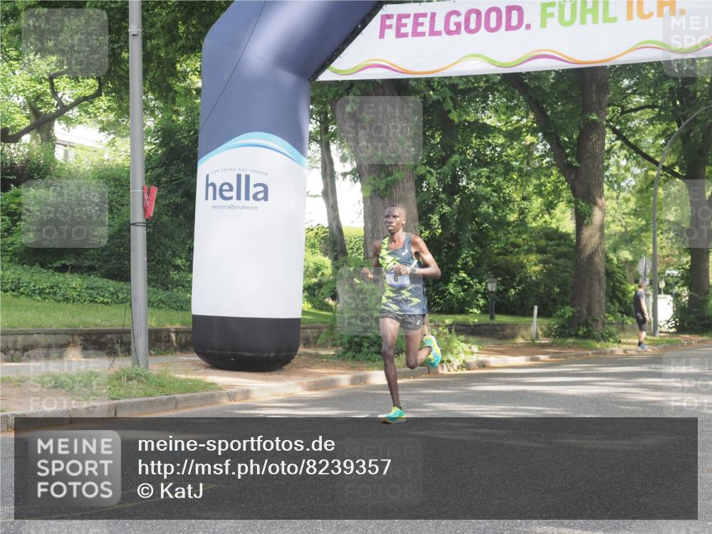 29.06.2025 - hella hamburg halbmarathon KatJ http://msf.ph/oto/8239357 29.06.2025 09:56:18 Zwischen KM18-KM19 8 meine-sportfotos.de