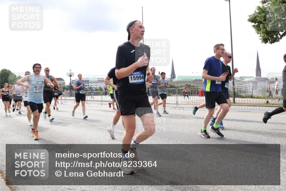 29.06.2025 - hella hamburg halbmarathon Lena Gebhardt http://msf.ph/oto/8239364 29.06.2025 10:33:47 Lombardsbrücke 1189, 1275, 1417, 1705, 1787, 1896, 1995, 2342, 2482, 2526, 2776, 3170, 3264, 3340, 3341, 3345, 3560, 3812, 4164, 4361, 4433, 4449, 4479, 4696, 4807, 4942, 5075, 5096, 5141, 5557, 5561, 5566, 5569, 5584, 5691, 5821, 5822, 5887, 6109, 6364, 6515, 6516, 6854, 6956, 6999, 7027, 7565, 7653, 7705, 8021, 8157, 8202, 8277, 8282, 8375, 8377, 8383, 8401, 8891, 9094, 9234, 9258, 9438, 9591, 9592, 9750, 9780, 9799, 9875, 9995, 10007, 10071, 10561, 11811 meine-sportfotos.de