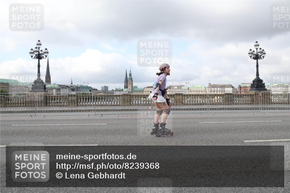 29.06.2025 - hella hamburg halbmarathon Lena Gebhardt http://msf.ph/oto/8239368 29.06.2025 09:02:06 Lombardsbrücke  meine-sportfotos.de