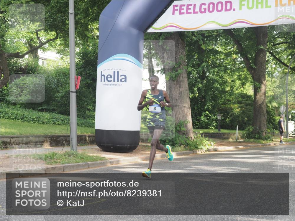 29.06.2025 - hella hamburg halbmarathon KatJ http://msf.ph/oto/8239381 29.06.2025 09:56:18 Zwischen KM18-KM19 8 meine-sportfotos.de